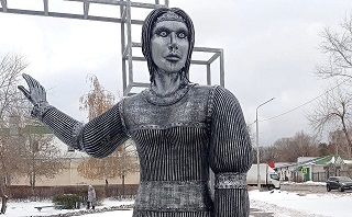 На новой площади в Москве поставили милых муми-троллей и первый в мире памятник Туве Янссон