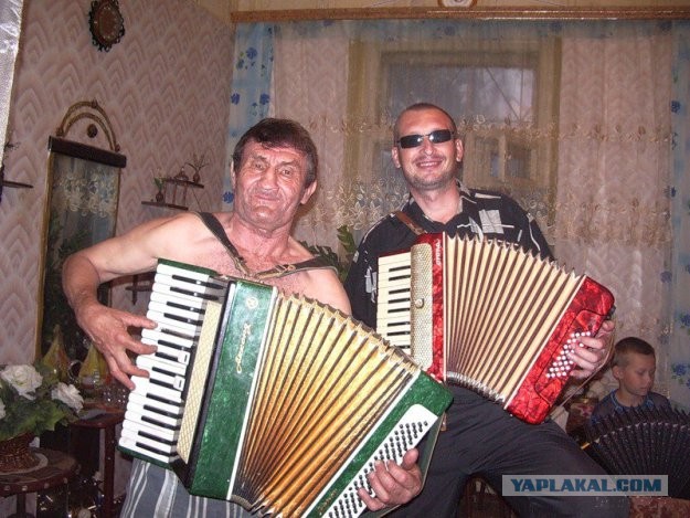 Галкин провёл концерт в Польше в костюме в цветах украинского флага