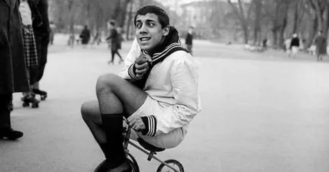 А ему сегодня уже 88