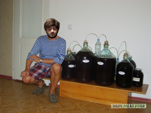 Жена считает меня алкашем.
