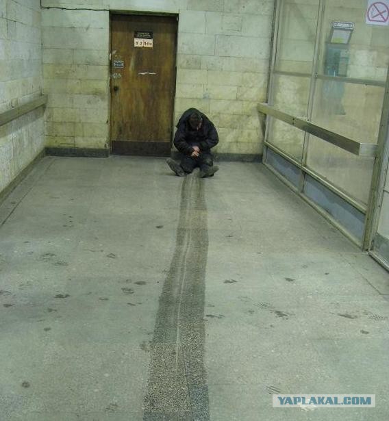 NASA: на Марсе и Луне движутся странные объекты