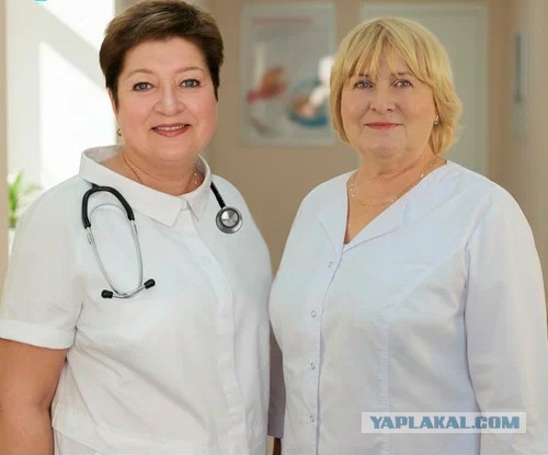 Какая медицинская одежда для женщин Вам больше нравится?