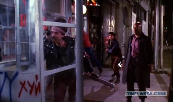 Памятник российскому туристу