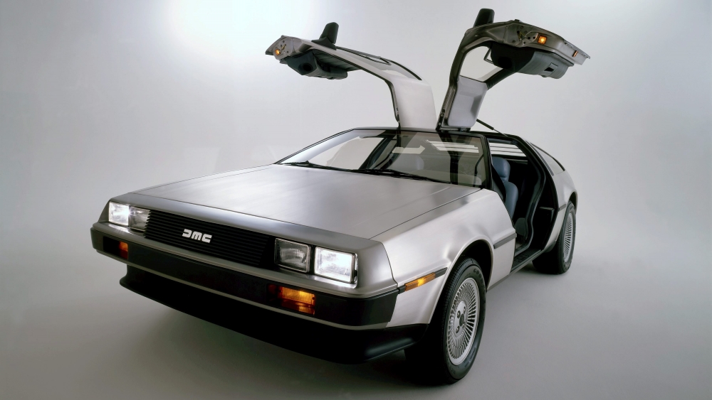 Почему DeLorean из фильма «Назад в будущее» не стал популярной машиной в Америке