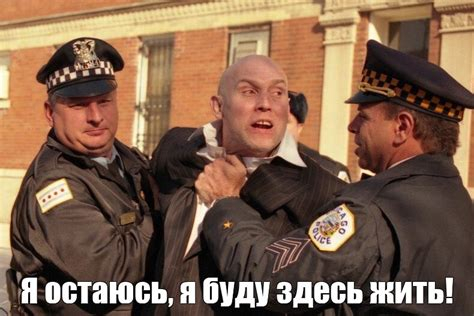 Лариса Долина не пускает Полину Лурье в квартиру, которую она отсудила.