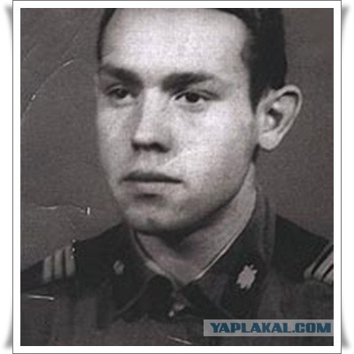 Армейские фотографии знаменитостей