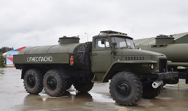 Ну что, с Днём Советской Армии и Военно-Морского Флота!