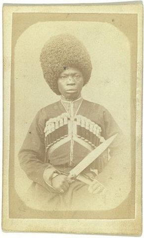 Ополченцы взяли в плен голого негра