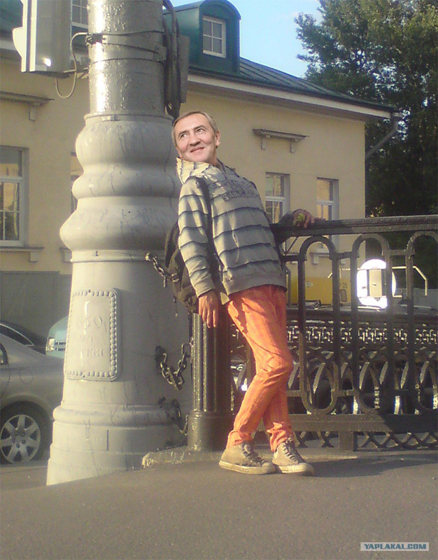 Как можно так спать?