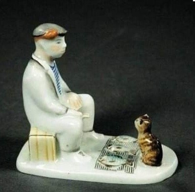 Стеклянная фигурка кошки