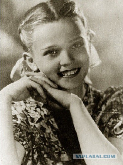 Знаменитости в детстве. Фото из домашних архивов