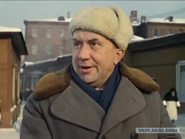 Покажите что у вас в рюкзаке!