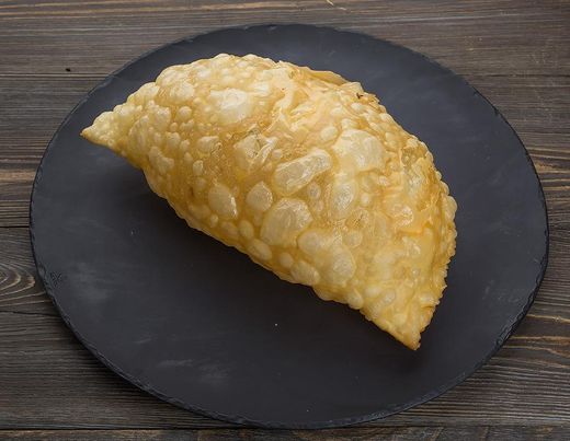 Если все ещё думаешь, что подарить. Роза из чебуреков!