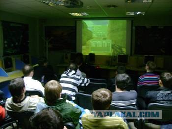Вы ходили в компьютерный клуб сыграть в контрУ? :)