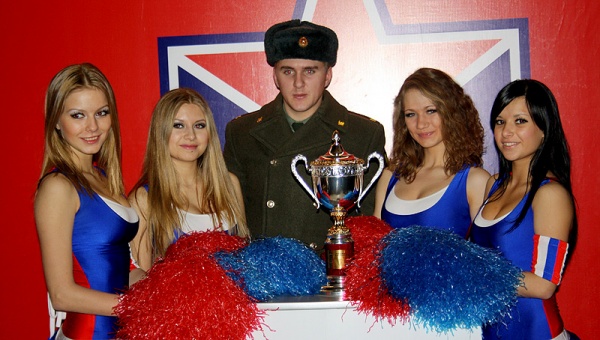 Девушки в КХЛ