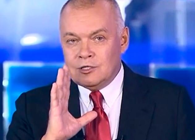 Похоже кое-кто был прав, помиловав Савченко.