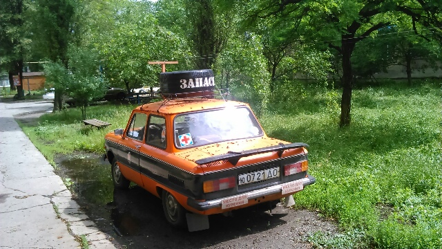 Немного надписей на авто