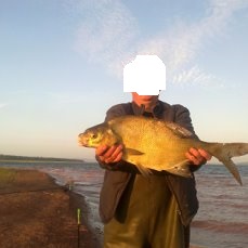 Надоела политика... или поймал окунька на 42см
