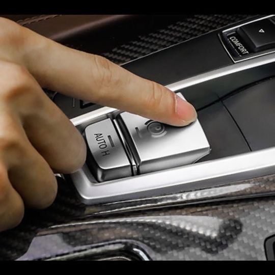 Поляк 20 лет хранил BMW E38 под пластиковым колпаком (а теперь продает)