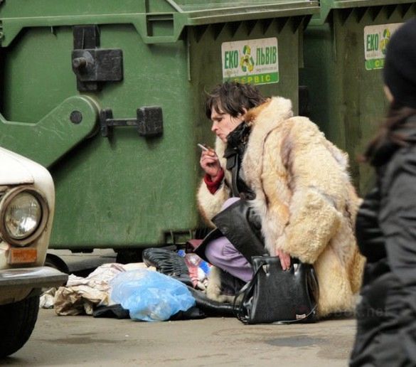 Уличные сортиры и бараки показали в Чите российскому замминистра