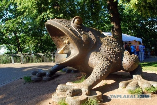 10 самых веселых памятников в России