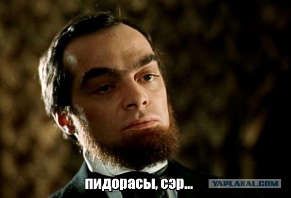 Четыре трансвестита отгребают от полиции в Караганде