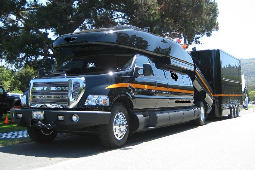 Ford F650 С Человеком