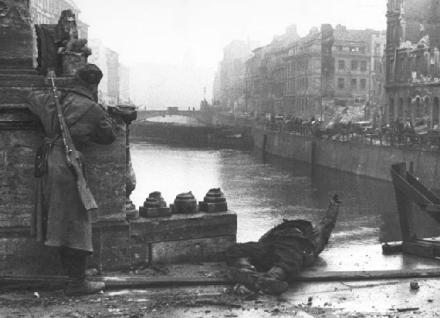 Фотографии второй мировой, многие цветные (фото)