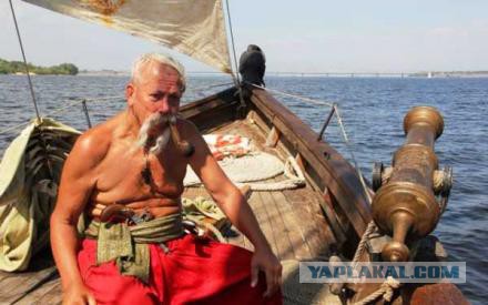 Железный крест: к 25-летию ВМСУ учредили награду, отлитую из вражеского оружия.