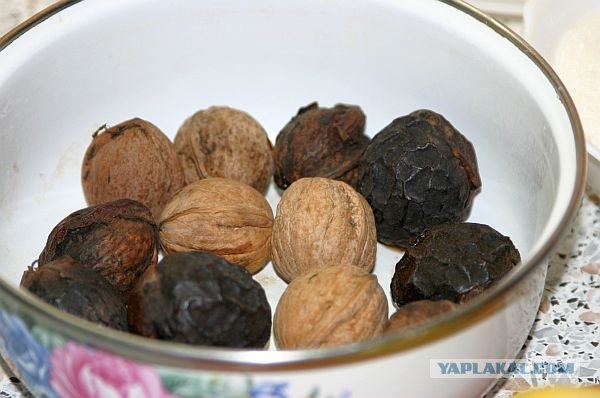 Айва с орехами и медом.