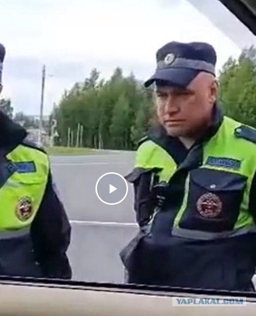 Чмо с Мурманска  вступил в спор с ГАИшниками в Ленинградской области