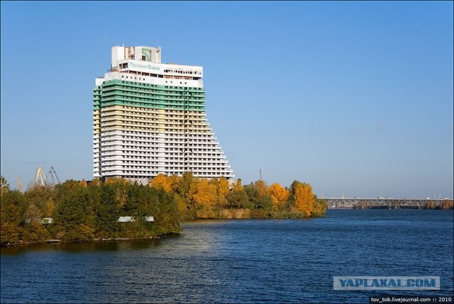 Прогулка по недостроенному отелю в Питере