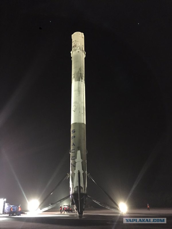 Falcon успешно приземлился