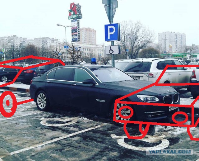 На парковке у "Капитолия", Шереметьевская улица. Зарисовка руки Зощенко "Инвалид".