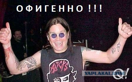 Милая девушка отлично гроулит