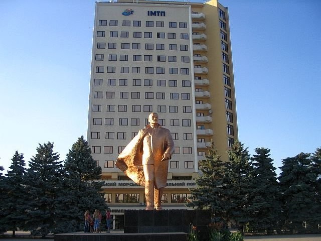 Ленин разный