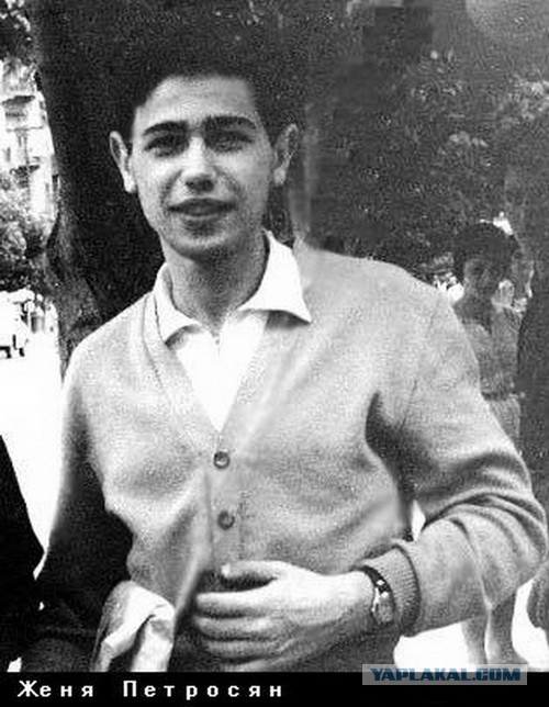 Знаменитости в детстве. Фото из домашних архивов