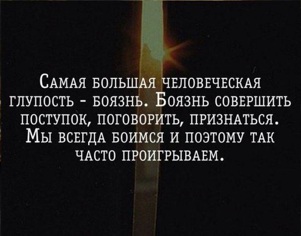 Прохожий вступился за девушку,которую грабили у банкомата