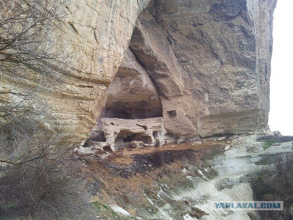 Крым. Бакла. Пещерный город.