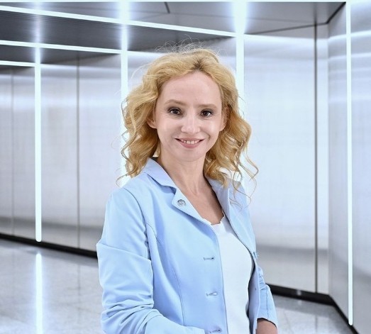 Голос московского метро дома – её дочь рассказала, какого это жить с такой мамой