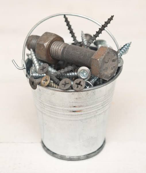 Замена батарейки в часах Montana