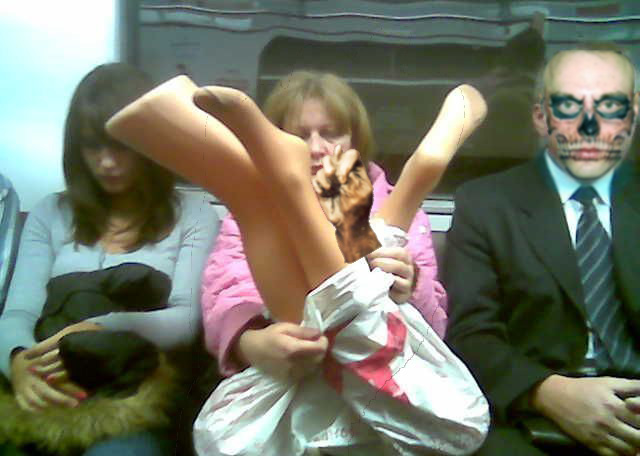 Маньяк в метро - будьте бдительны!
