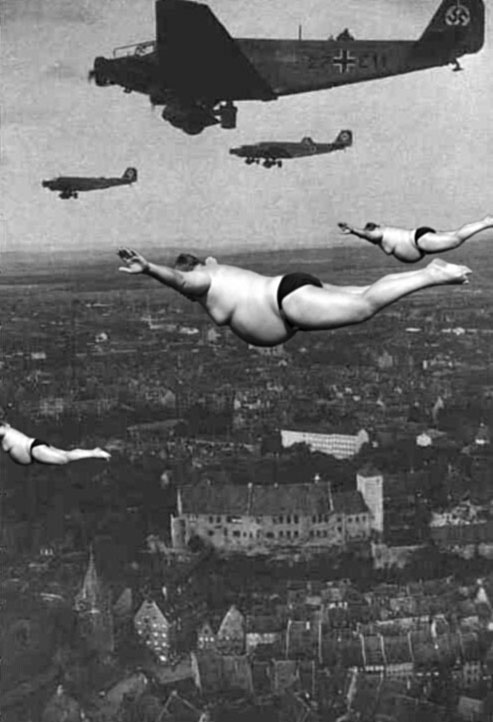 Фотожаба: Человек-бомбардировщик