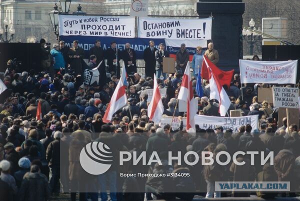 Владимир Путин посмертно наградил Арсена Павлова, известного как Моторола, орденом Мужества