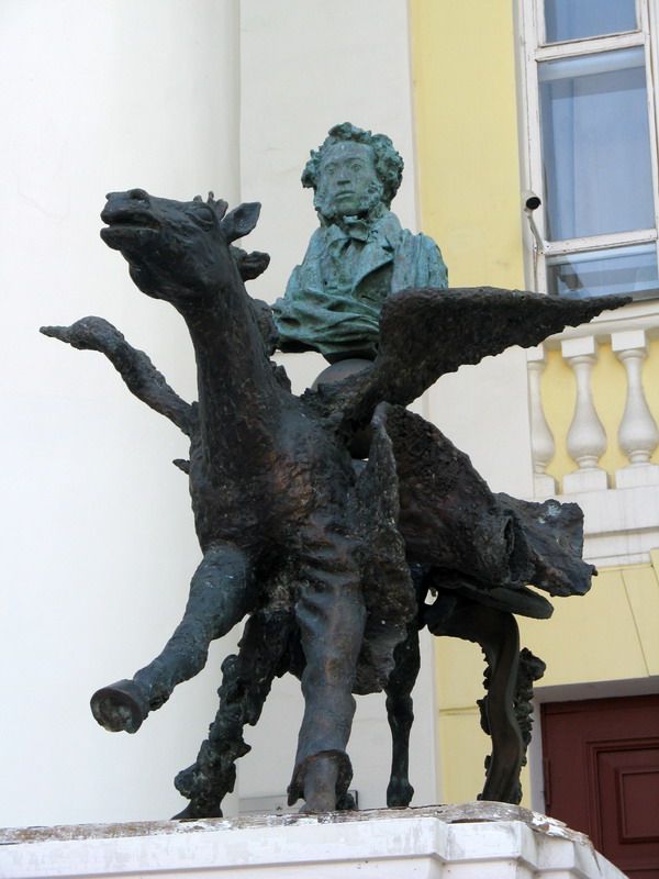 Необычные статуи мира