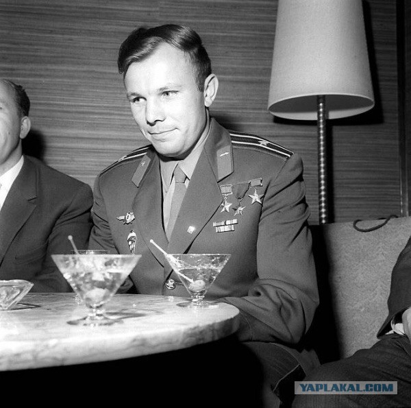 18 редких кадров из жизни Юрия Гагарина