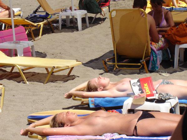 Как узнать русскую девушку на пляже?