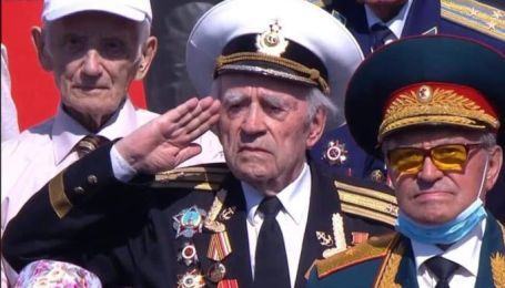 Очередная драпировка Мавзолея Ленина, как величайшая историческая подлость