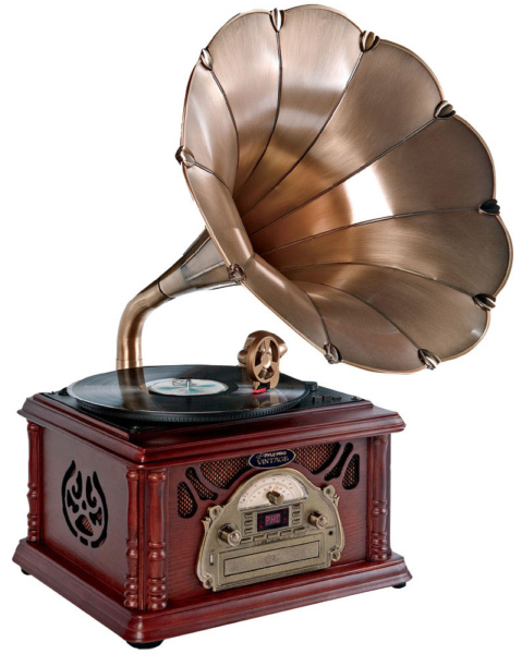 Пришел домой, подключил телефон к колонке...