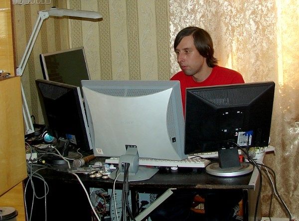 «Нет, мы так не делаем»: специалисты ржут со стоковых фото, "иллюстрирующих" их работу